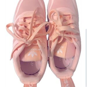 ✨ Adidas Multix J (Size 3.5 Big Girl / Women’s 5) ✨